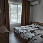 4 Seasons 2 - Апартаменти *
