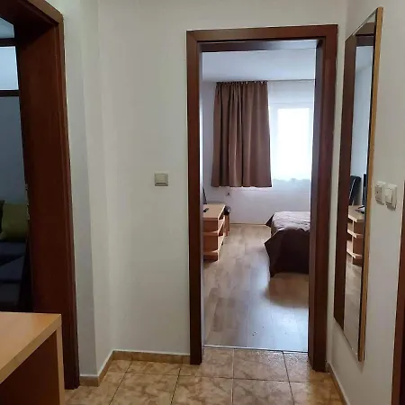 4 Seasons 2 - Apartment