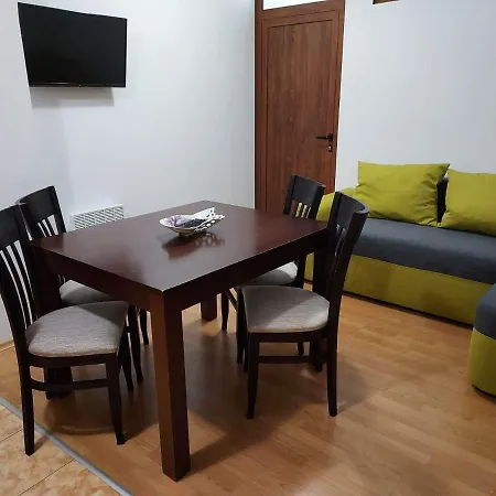 4 Seasons 2 - Apartman