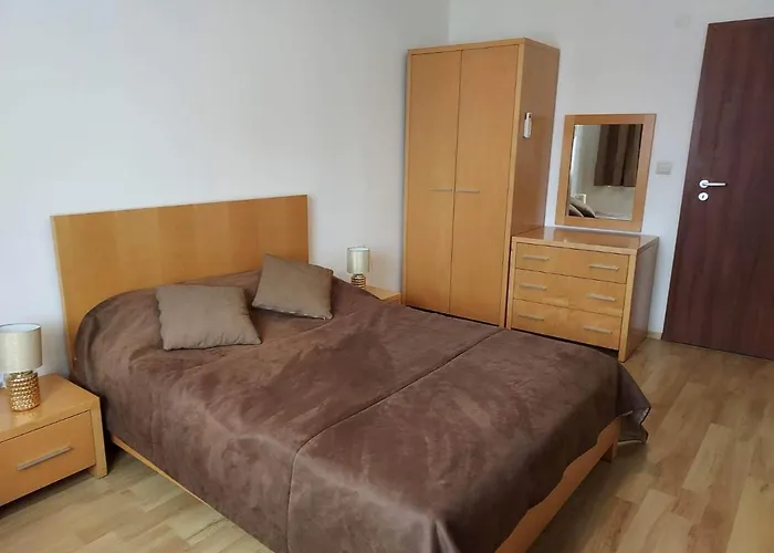 4 Seasons 2 - * Bansko